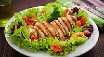 Izgara Tavuklu Salata