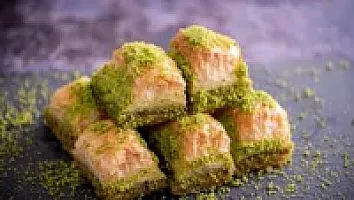 Antep Fıstıklı Klasik Baklava ( 500 g )