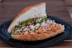 Ekmek Arası Tavuk Saç Kavurma