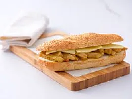 KÖRİ SOSLU TAVUKLU SANDVİÇ