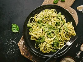 PESTO SOSLU SPAGETTİ
