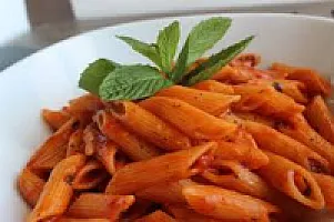 NAPOLİTEN SOSLU MAKARNA