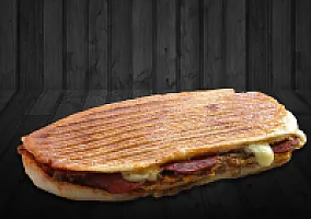 Dana Sucuklu Karışık Tost